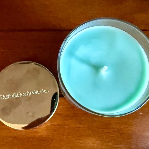 NEW BLUE ORCHARD SKIES Single Wick Candle 8oz Bath & Body Works - Picture 2 of 3